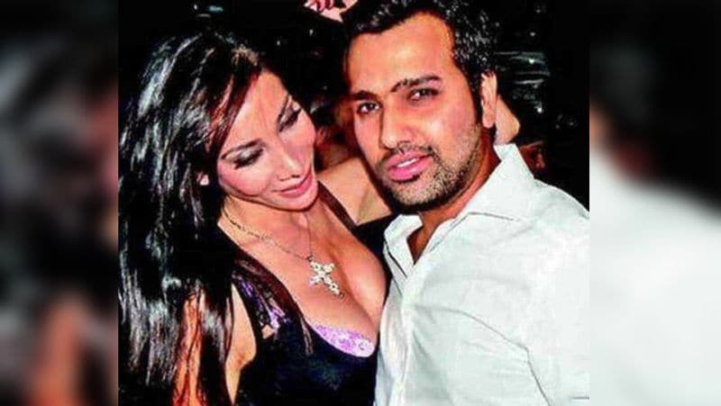 এছাড়াও তিনি বলেছিলেন 'ও খুব মিষ্টি একটা ছেলে। আমি ও রোহিত পরস্পরের সান্নিধ্য পছন্দ করতাম। ওর সঙ্গে সম্পর্কটাকে আমি সম্মান করি। আমাদের সম্পর্কটাকে নিয়ে মিডিয়া অনেক কিছুই প্রচার করেছে। আসলে আমাদের সম্পর্কটার ব্যাপারে কেউ মিডিয়াকে জানিয়েছিল। তা ছাড়া তখন আমাদেরকেও হোটেলের ঘরে বা লনে অনেক সময় দেখা যেত।'