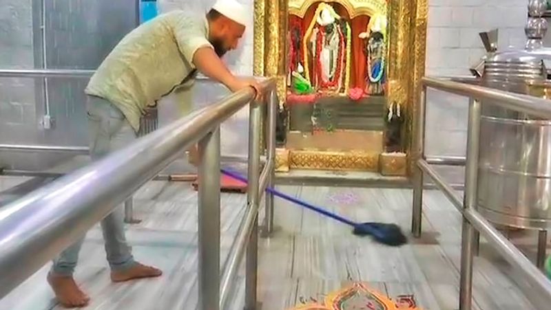 1. अगर कुंडली में गुरु ग्रह प्रतिकूल स्थान पर हो तो किसी नजदीक स्थित मंदिर में रोज साफ-सफाई करना चाहिए। इससे शुभ फल मिलने लगते हैं।