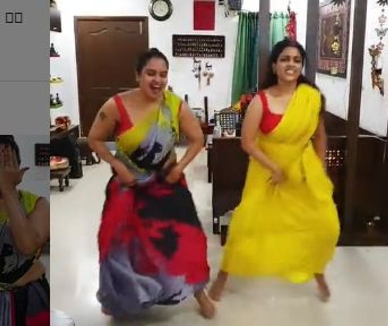 `రెడ్ హాట్.. ఎల్లో టూ హాట్` అంటూ ఓ నెటిజన్ కామెంట్ చేశారు. అంటే రెడ్ శారీ కట్టిన ప్రగతి హాట్గా ఉందని, ఎల్లో శారీ కట్టిన ఆమె స్నేహితురాలు మరింత హాట్గా ఉందంటున్నారు. ప్రగతి మేడమ్ మీరు రాక్ అంతే అని, ప్రగతి ఆంటీ జిమ్లోనే కాదు, డాన్స్ లోనూ దుమ్మురేపుతుందిగా అంటూ కామెంట్లు చేస్తున్నారు.
