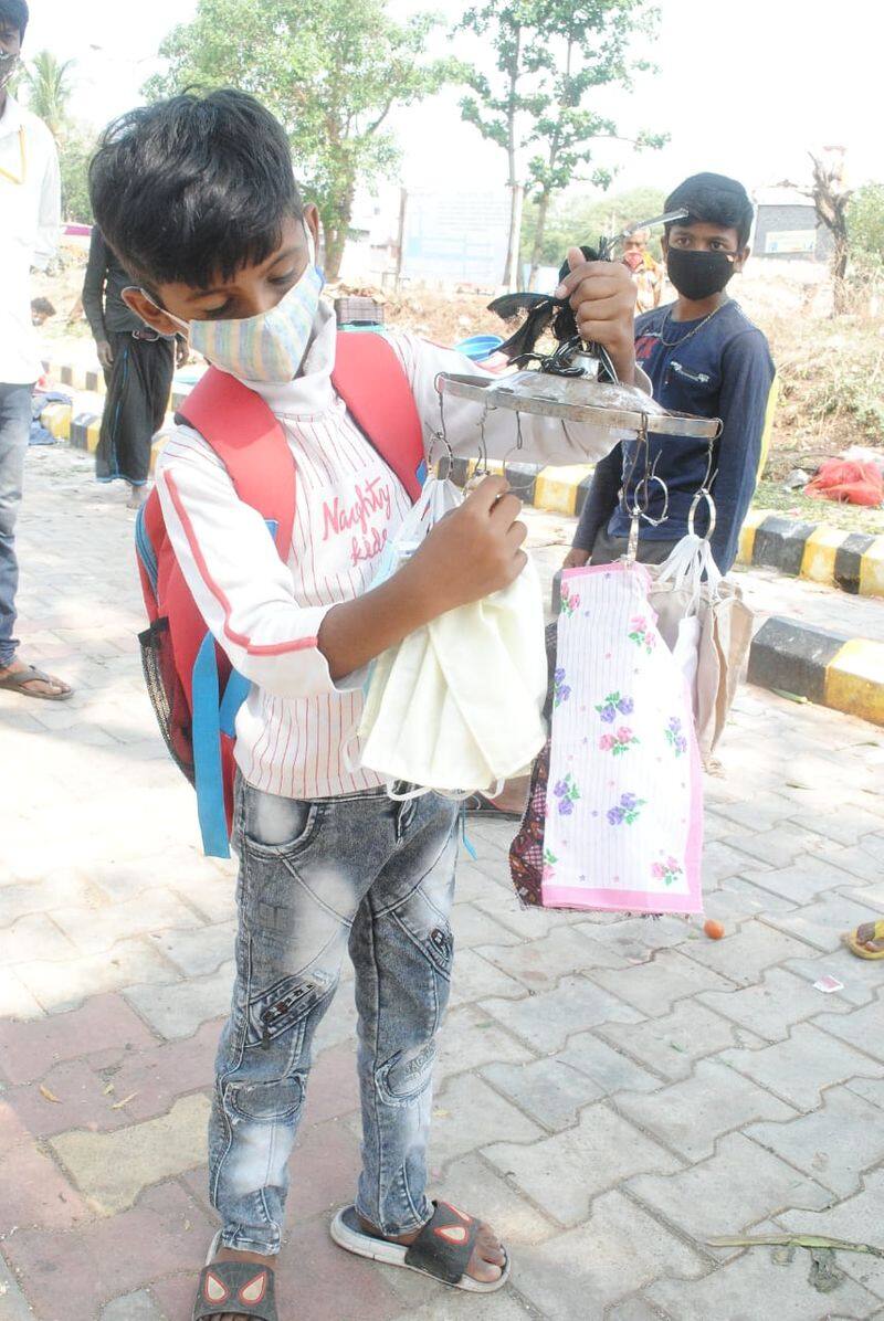 4th Standard Student Sell Mask in Gadag Due to Poverty grg