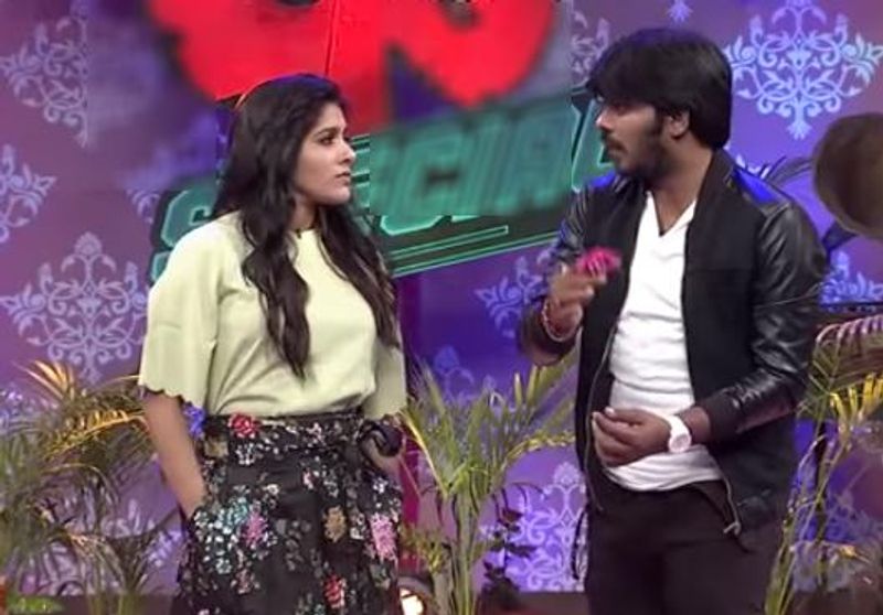 లవ్ సాంగ్స్ వచ్చాయంటే తమని తాము మర్చిపోయి ఆ ప్రేమ సాంగ్లో మునిగి తేలుతుంటారు. ప్రేమని ఆస్వాదిస్తూ ఆడియెన్స్ కి వినోదాన్ని పంచుతుంటారు.