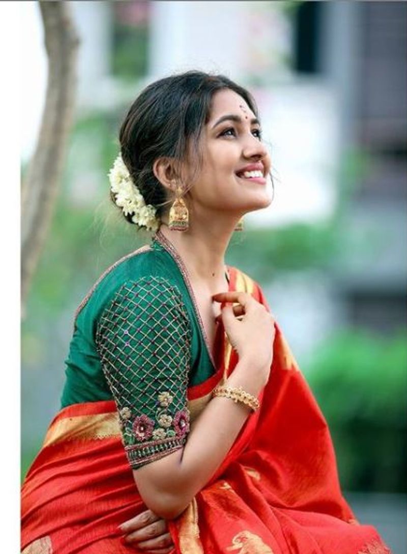 மேலும் சூர்யா தயாரிப்பில் உருவாக உள்ள படத்திலும், பிக்பாஸ் ரம்யா பாண்டியனுடன் சேர்ந்து நடிக்க உள்ளார்.