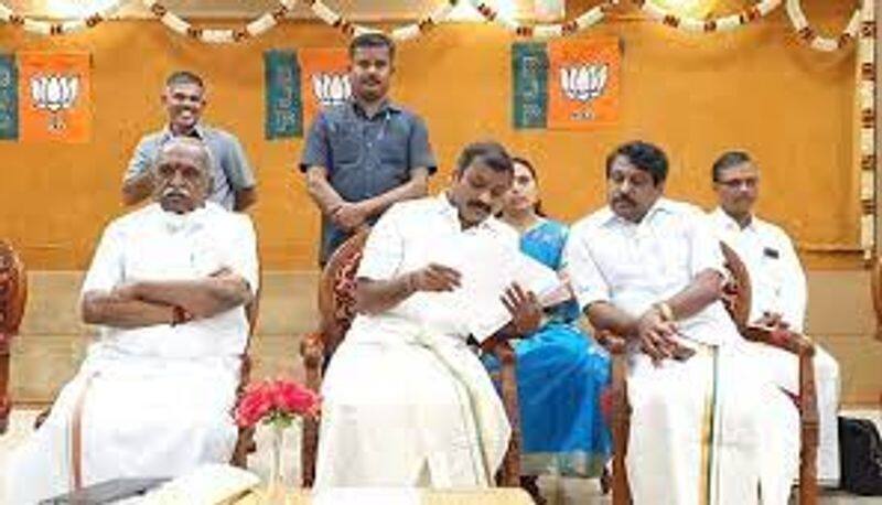 L murugan Vinoj Nainar Nagendran 5 BJP candidate lead  in TN Electrion 2021