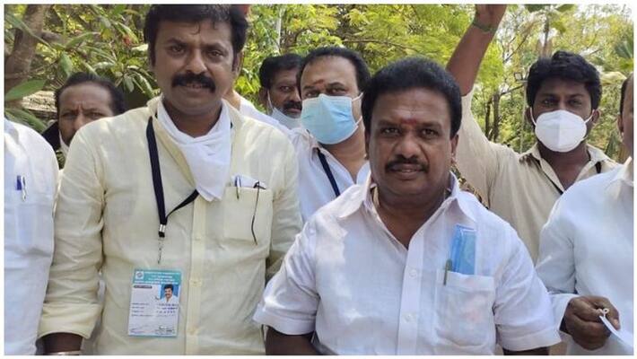 First victory ... Pillaiyar swirling AIADMK .... Official announcement ..! First victory ... Pillaiyar swirling AIADMK .... Official announcement ..!