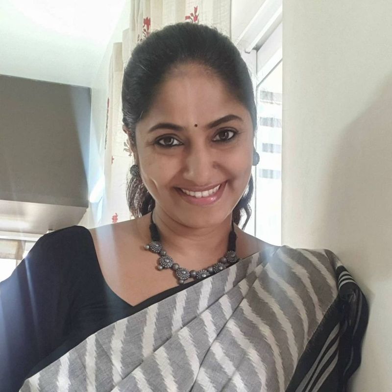 ఇది భలేగా, కొత్తగా ఉన్నా.. నేర్చుకుంటున్నాం. కొంత కష్టంగానే ఉంది. కానీ తప్పడం లేదు` అని అసంతృప్తిని వ్యక్తం చేసింది ఝాన్సీ. ప్రస్తుతం ఝాన్సీ నటిగా `ఎఫ్3`, `తిమ్మరుసు` చిత్రాల్లో నటిస్తుంది.