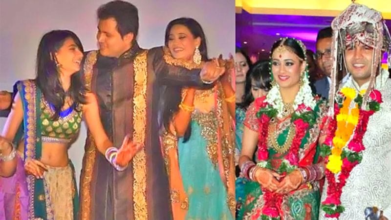<p>बता दें कि श्वेता ने तीन साल डेटिंग करने के बाद 2013 में एक्टर अभिनव कोहली से दूसरी शादी की थी। 2016 में अभिनव और श्वेता के बेटे रेयांश का जन्म हुआ। दरअसल, अगस्त, 2019 में श्वेता ने अपने दूसरे पति अभिनव कोहली के खिलाफ पुलिस में कम्प्लेन दर्ज कराई थी, जिसमें उन्होंने अभिनव पर मारपीट, प्रताड़ित करने और बेटी पलक पर हाथ उठाने की शिकायत की थी।</p>