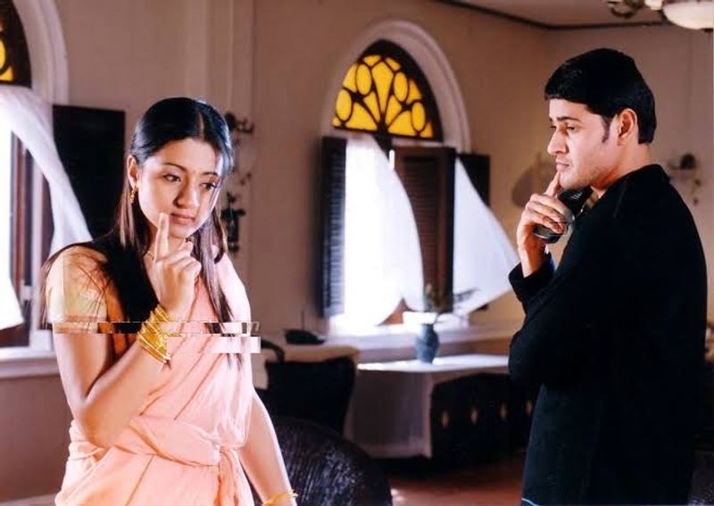 `అతడు` సెట్లో మహేష్తో.