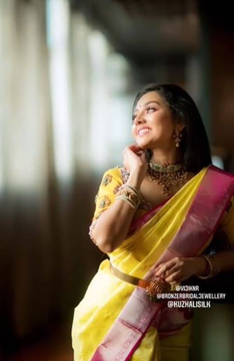 <p>அதன் பின்னர் பல படங்களில் நடித்திருந்தாலும் அருண் விஜய் இரட்டை வேடத்தில் நடித்த தடம் படத்திலும் போலீஸ் அதிகாரியாக முக்கிய வேடத்தில் நடித்து ரசிகர்களின் மனம் கவர்ந்தார். </p>