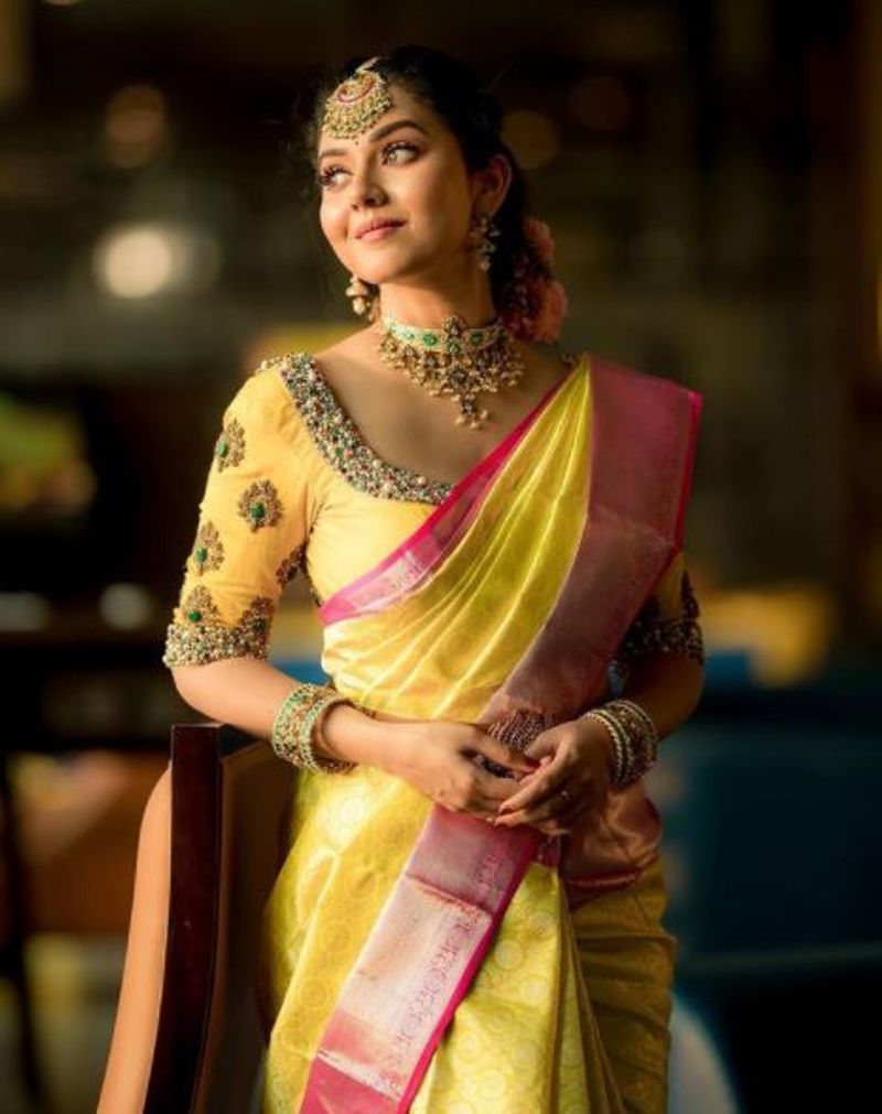 <h2> </h2>
<p>குடும்ப தலைவியாக செம்ம கெத்தாக நடித்து கலக்கினார் வித்யா பிரதீப்.</p>