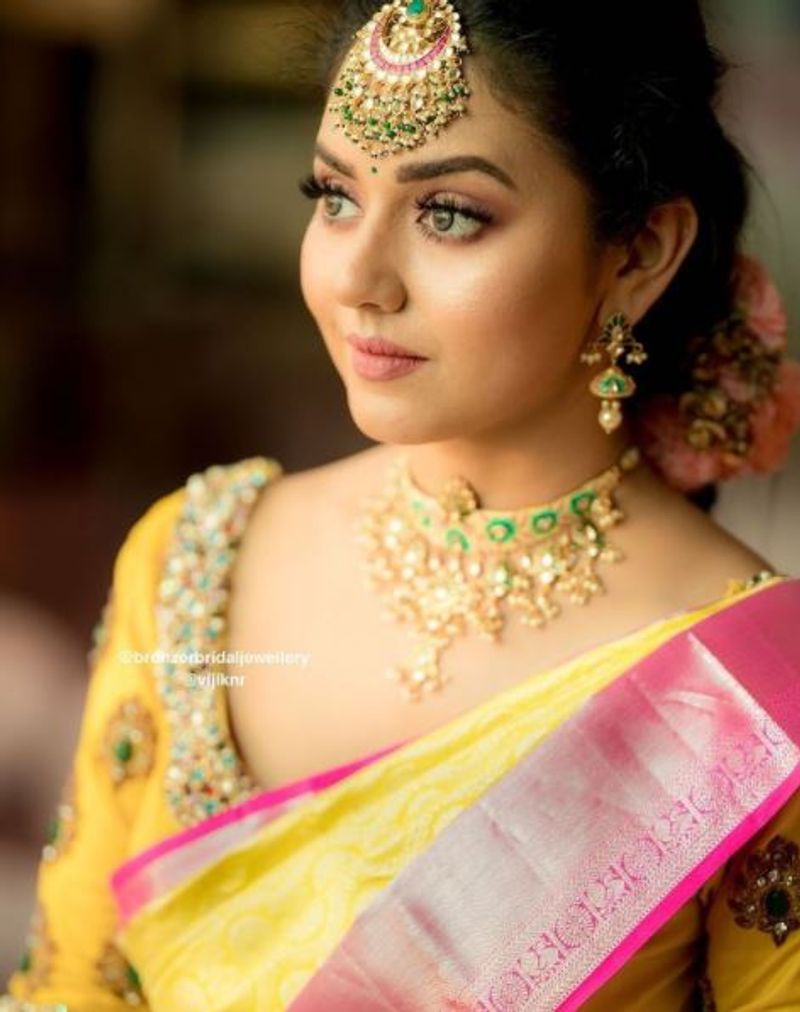 <p>சீரியலில் எந்த அளவிற்கு கவனம் செலுத்தி வருகிறாரோ அதே அளவிற்கு திரைப்படங்களில் நடிப்பதிலும் கவனம் செலுத்தி வருகிறார்.</p>