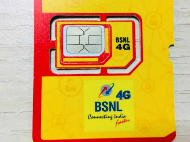 <p><strong>బిఎస్ఎన్ఎల్ 4జి 'ఎస్టివి 1098' </strong><br />
బిఎస్ఎన్ఎల్ 'ఎస్టివి 1098' ప్రీ-పెయిడ్ ప్లాన్స్ నిజంగా అన్లిమిటెడ్ 4జి డేటాతో వస్తున్నాయి, అయితే ప్రస్తుతం ఈ బిఎస్ఎన్ఎల్ 4జి సర్వీస్ కొన్ని సర్కిల్లో మాత్రమే అందుబాటులో ఉంది. ఈ ప్లాన్ ధర రూ .1,098, దీంతో మీకు ఆన్ లిమిటెడ్ కాలింగ్, రోజుకు 100 ఎస్ఎంఎస్ లు, 84 రోజులు వాలిడిటీ వస్తుంది.<br />
</p>
