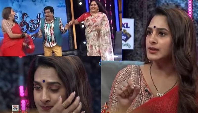 అత్తగారి ఫ్యామిలీ నుంచి సపోర్ట్ పై స్పందిస్తూ, భర్త చనిపోయాక ఎవరూ హెల్ప్ చేయలేదని, ఒక్కరూపాయి కూడా ఇవ్వలేదని, పైగా తనని బ్లేమ్ చేసే ప్రయత్నం చేశారని, తాను, తన కూతురు మాత్రమే ఆ పెయిన్ని అనుభవించామని, తన ఫ్యామిలీని సెట్ చేసుకున్నామని చెప్పింది సురేఖ వాణి.