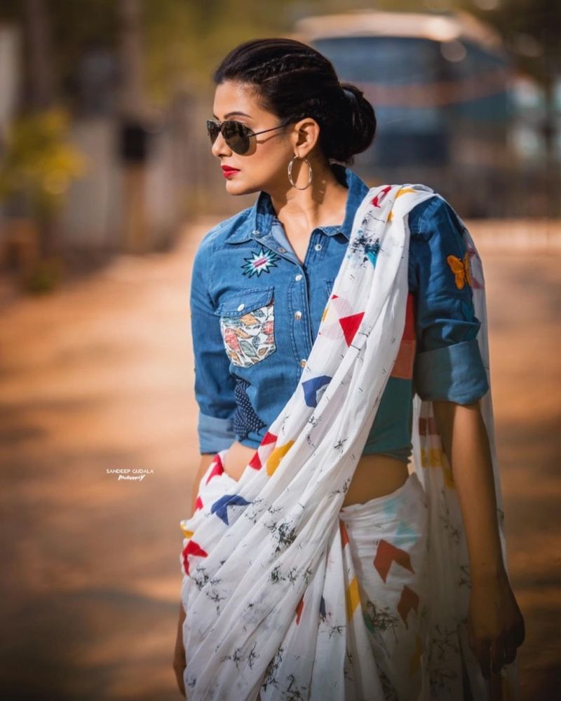 ప్రియమణి లేటెస్ట్ గ్లామర్ ఫోటోలు.