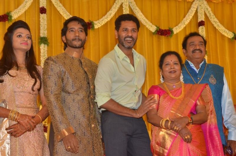 கொரோனா முதல் அலையைப் போலவே 2வது அலையிலும் பல திரைப்பிரபலங்களை பறிகொடுத்து வருகிறது கோலிவுட். கொரோனா தொற்று காரணமாக தமிழ் திரையுலகின் முன்னணி நகைச்சுவை நடிகரான பாண்டு மற்றும் அவரது மனைவி குமுதா இருவரும் சென்னையில் உள்ள தனியார் மருத்துவமனை ஒன்றில் சிகிச்சை பெற்று வந்தனர்.