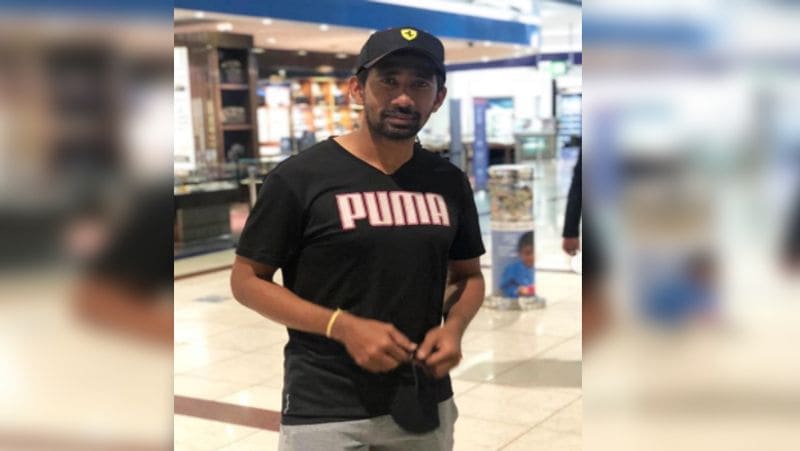 వరల్డ్ టెస్టు ఛాంపియన్షిప్కి ఎంపిక చేసిన జట్టులో చోటు దక్కించుకున్న వృద్ధిమాన్ సాహా... ఆలస్యంగా బయో బబుల్లో చేరబోతున్నాడు. అయితే అతని ఫిట్నెస్ అనుమానాలు ఉండడంతో సాహాకి బ్యాకప్గా తెలుగు వికెట్ కీపర్ కెఎస్ భరత్కి అవకాశం దక్కింది.
