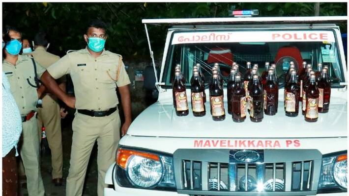 Man held with 39 litre foreign liquor Man held with 39 litre foreign liquor