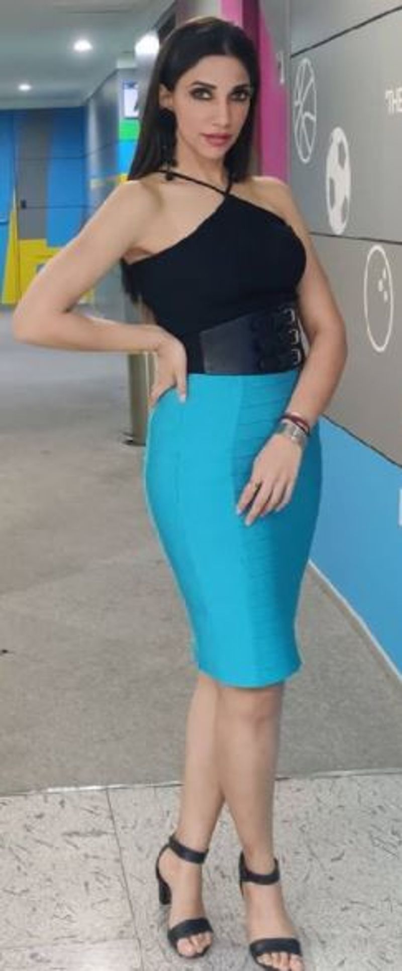 
பார்த்தாலே பக்குனு ஆகுதே 