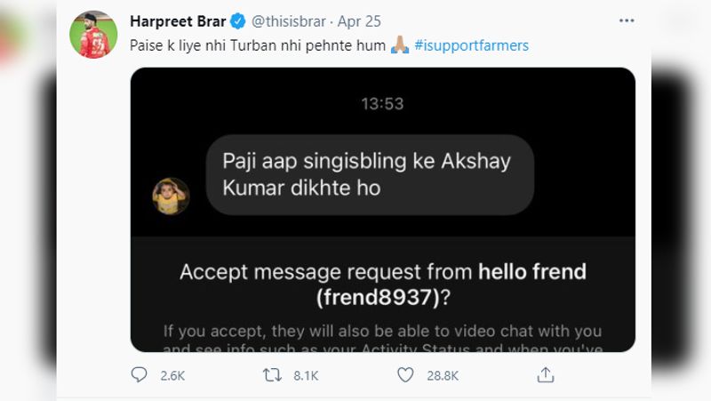 अक्षय कुमार से तुलना पर भड़के थे बरार
इससे पहले सोशल मीडिया पर उनकी तुलना किसी यूजर ने अक्षय कुमार से की थी और लिखा था कि आप सिंह इज ब्लिंग के अक्षय कुमार दिखाते हो। जिसके बाद उन्होंने ट्रोलर्स को जवाब देते हुए फिल्म स्टार अक्षय कुमार पर तंज कसा। उन्होंने कहा था कि पैसों के लिए पगड़ी नहीं पहनते हम। 