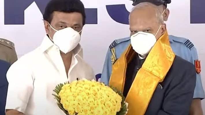 DMK Chief MK Stalin takes oath as the Chief Minister of Tamil Nadu. DMK Chief MK Stalin takes oath as the Chief Minister of Tamil Nadu.