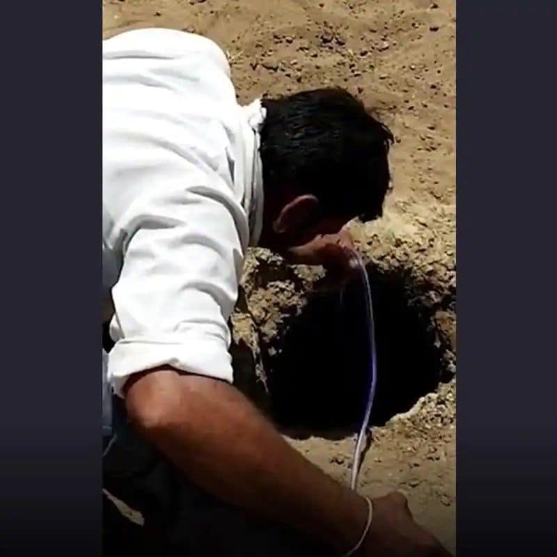 गांव के लोगों ने पहले देसी जुगाड़ से बच्चे को निकालने की कोशिश की। उन्होंने 10 फीट ऊपर तक बच्चे को खींचा भी, लेकिन वह छूट गया और वापस वह वहीं पहुंच गया। जिसके बाद अजमेर और गांधीनगर से आई एनडीआरएफ की टीम को रेस्क्यू ऑपरेशन जुटी। लेकिन, नाकाम रही।