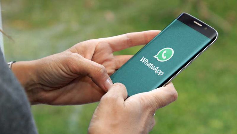 WhatsApp Business API पर तैयार की गई है सर्विस
इस सर्विस को WhatsApp Business API पर तैयार किया गया है और ये जरूरतमंदों को तुरंत जानकारी मुहैया करती है। 