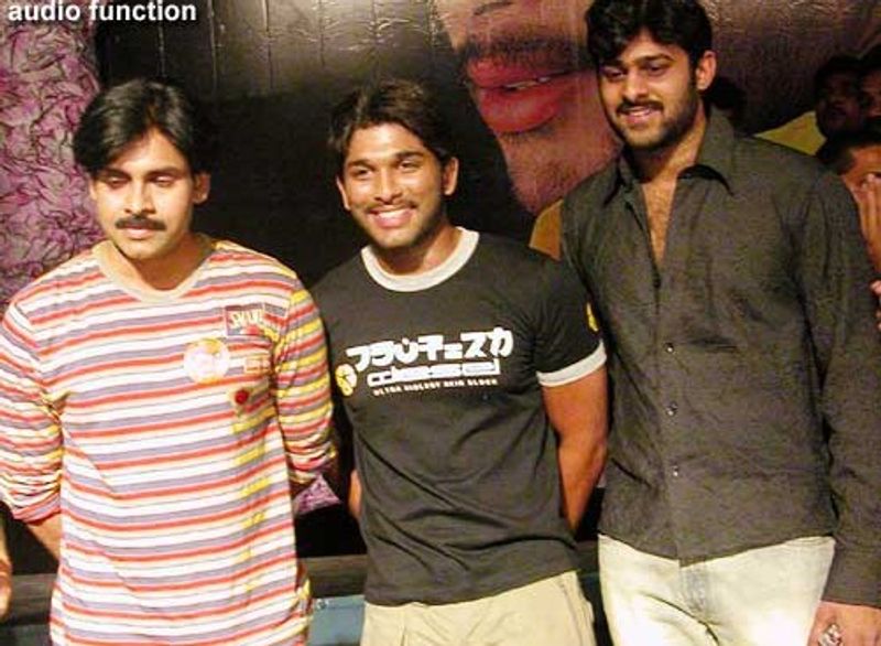 ఇక సినిమా ఆడియో ఫంక్షన్కి పవన్ కళ్యాణ్, ప్రభాస్ రావడం విశేషం. ఈ పిక్స్ ఇప్పుడు వైరల్ అవుతున్నాయి.