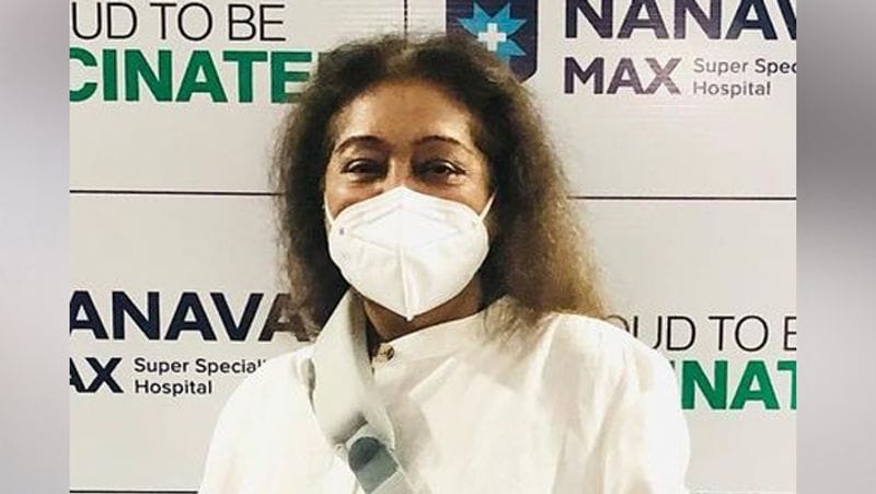 A few days ago, Kirron made her first public appearance after her cancer diagnosis when she came out stepped out with her family to get vaccinated against the coronavirus.