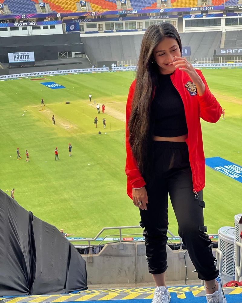 Even during IPL 2021, Dhanashree did not shy away from doing so, as she looks stunning in this red dress.