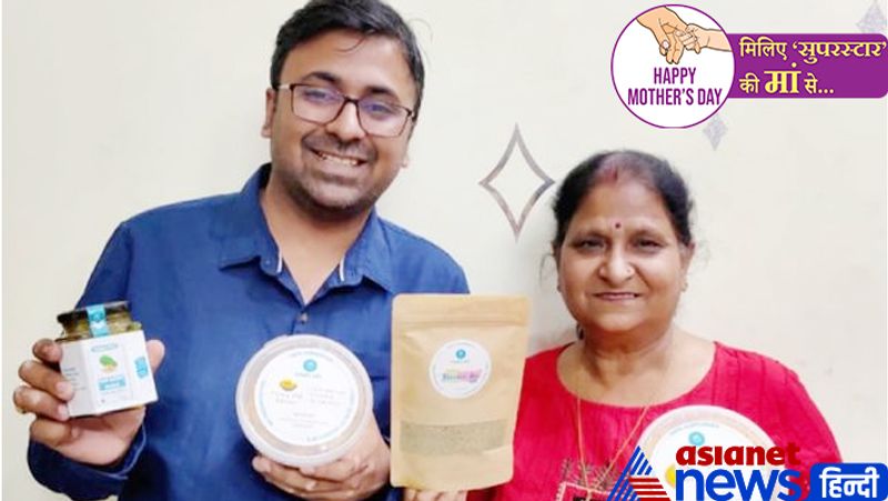 HR की नौकरी छोड़ा मां के हाथ से बना अचार का बिजनेस शुरू किया
भारत में कोरोना काल की शुरुआत पिछले साल 2020 में हुई थी। इस दौरान हजारों लोगों की नौकरियां चली गई थी। ऐसे में कइयों ने थोड़ा पैसा लगाकर अपना बिजनेस शुरू किया और वो इसमें सफल भी रहे। इसमें से एक कहानी गाजियाबाद के अमन जैन की है। उन्होंने हैदराबाद में HR की नौकरी छोड़कर मां के हाथों से बना अचार का बिजनेस शुरू किया था। MBA से ग्रेजुएट अमन आचार, स्नैक्स और मिठाइयों का स्टार्टअप चला रहे हैं। अमन होली पर घर आए थे और इसी दौरान लॉकडाउन लग गया था, जिसके बाद उन्होंने वर्क फ्रॉम होम किया और इस दौरान उनकी मां ने उन्हें तरह-तरह की चीजें खिलाई। तभी उन्होंन तय किया कि वो अपनी मां के हाथों का बना अचार स्नैक्स का बिजनेस करेंगे। आज के समय में उनके पास नौ सौ से ज्यादा ऑर्डर हैं। 