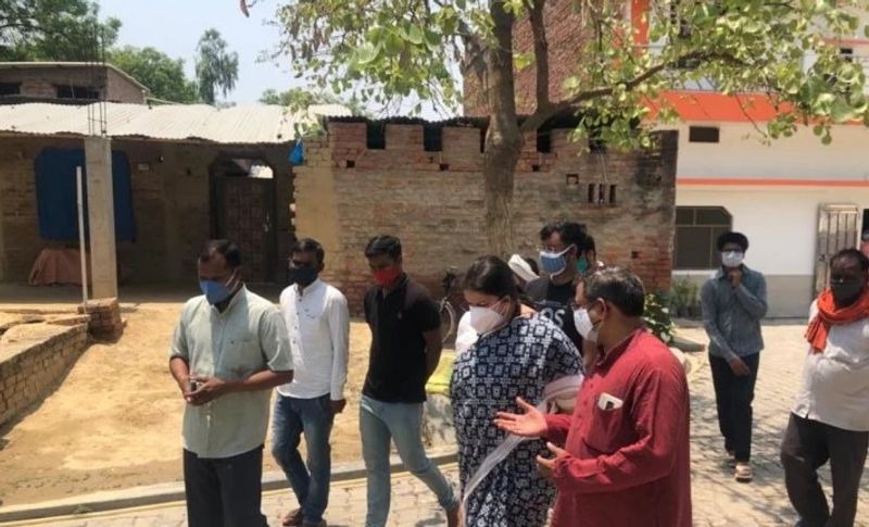 विधायक दल बहादुर कोरी का लखनऊ के निजी अस्पताल में 1 महीने से इलाज चल रहा था। उनकी कोरोना रिपोर्ट नेगेटिव आ गई थी। अस्पताल से छुट्टी मिल गई थी, लेकिन दोबारा वह पॉजिटिव हो गए और अस्पताल में भर्ती कराने के बाद उनका निधन हो गया।