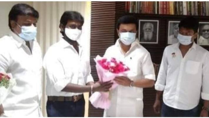 Vijayakanths son suddenly met Stalin... dmdk executives also met..! Vijayakanths son suddenly met Stalin... dmdk executives also met..!