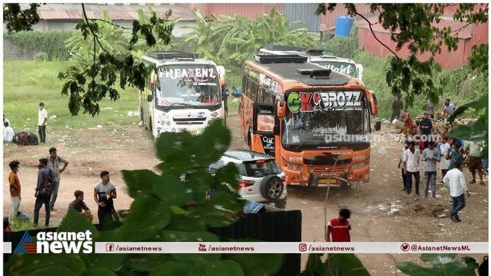 kerala buses with guest workers stuck in other states kerala buses with guest workers stuck in other states
