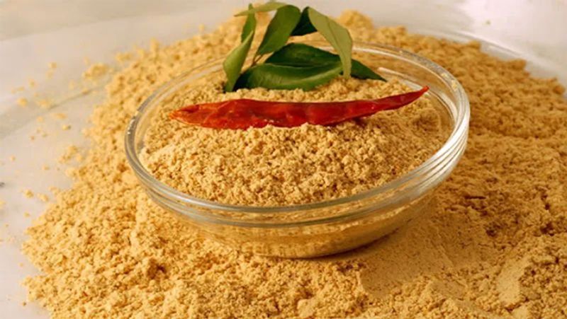 स्टेप-3
तैयार है मां की हाथ की दाल को सुपर टेस्टी बनाने वाला दाल का मसाला, जो किसी भी सादी और फीकी दाल में शानदार ट्विस्ट ला देगा। 