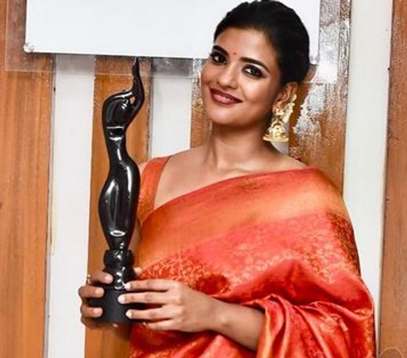 20ಕ್ಕೂ ಹೆಚ್ಚಿನ ಅವಾರ್ಡ್ಗಳನ್ನೂ ಪಡೆದಿದ್ದಾರೆ ಐಶ್ವರ್ಯಾ, ಹಲವು ಫಿಲ್ಮ್ಫೇರ್ ಅವಾರ್ಡ್ಗಳೂ ಬಂದಿವೆ.