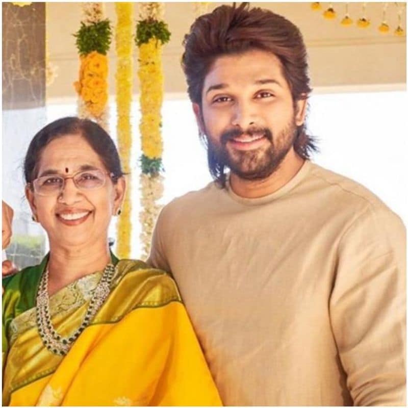 అమ్మతో ఐకాన్ స్టార్ అల్లు అర్జున్.