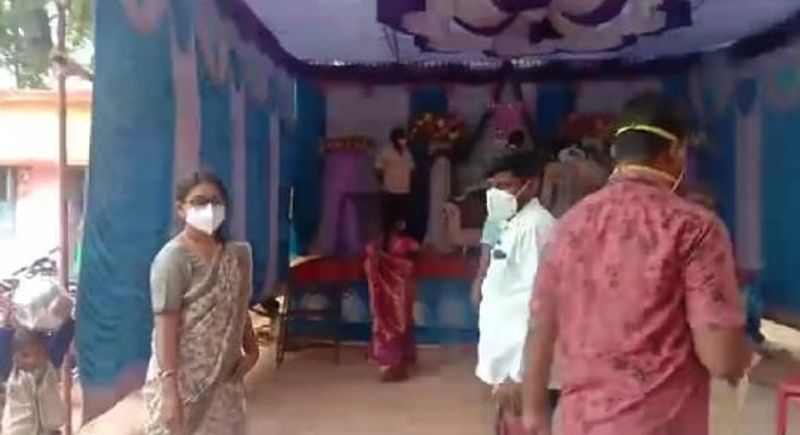 ಮದುವೆ ಮನೆ ಮಂದಿಗೆ ವಾರ್ನಿಂಗ್ ಕೊಟ್ಟ ಹುನಗುಂದ ತಹಶೀಲ್ದಾರ್ ಶ್ವೇತಾ ಬಿಡಿಕರ