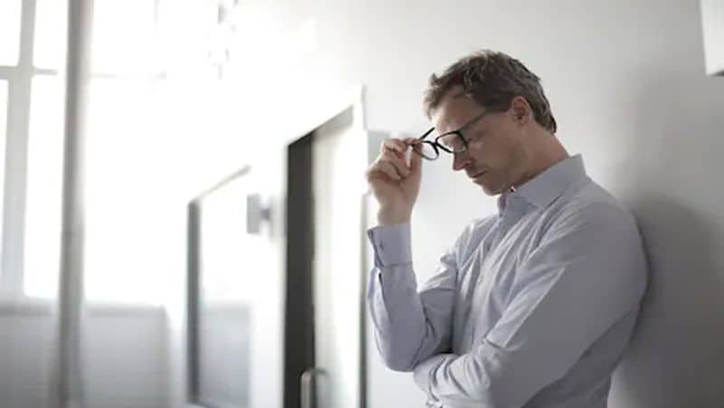 कोरोना का डर, तनाव और अकेलापन इस कारण बढ़ रहा मानसिक तनाव, बचाव के लिए  अपनाएं ये 10 टिप्स | covid 19: 10 tips to get rid from mental Stress and  Anxiety dva