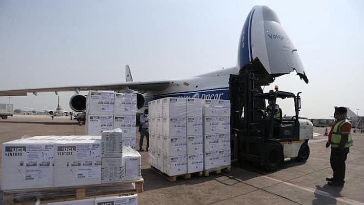 Antonov 124 with 3 oxygen plants and 1000 ventilators from UK lands in Delhi-VPN Antonov 124 with 3 oxygen plants and 1000 ventilators from UK lands in Delhi-VPN
