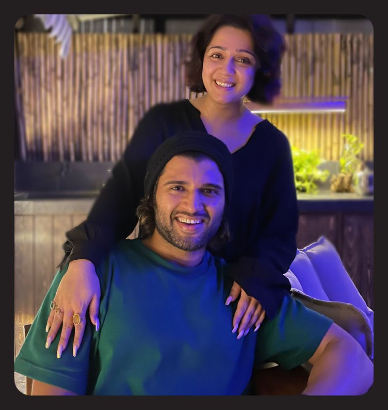 `లైగర్` నిర్మాత ఛార్మితో.