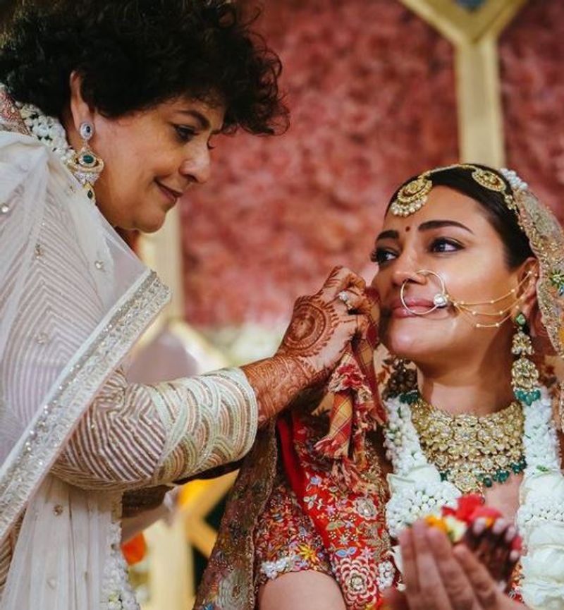 கல்யாணத்தில் அம்மாவை விட்டு பிரியும் போது ஏற்பட்ட பரிதவிப்பு 