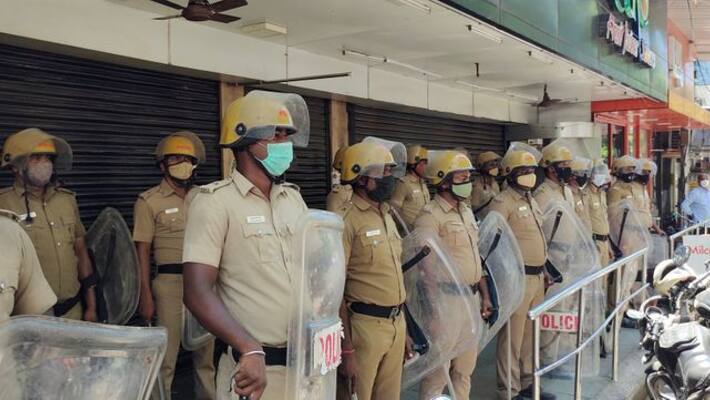 Police security tightened in front of admk office MLA meeting also underwenrt Police security tightened in front of admk office MLA meeting also underwenrt