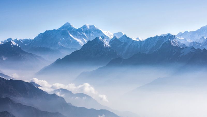 कहां है ये घाटी
ऐसा माना जाता है, अरुणाचल प्रदेश और तिब्बत के बीच में यह घाटी स्थित है। इस घाटी का नाम शांगरी-ला घाटी है और इसे सिद्धाश्रम भी कहा जाता है।