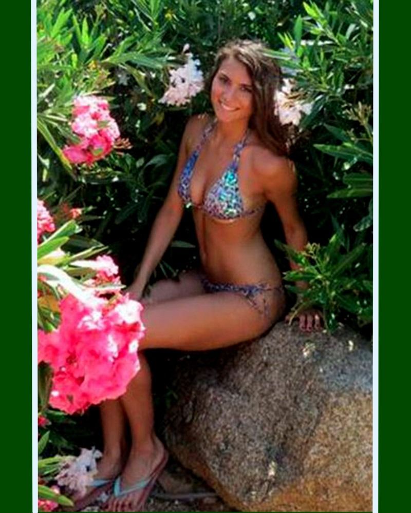 Hot , sexy and stunning 6 female football referee, see viral picture spb