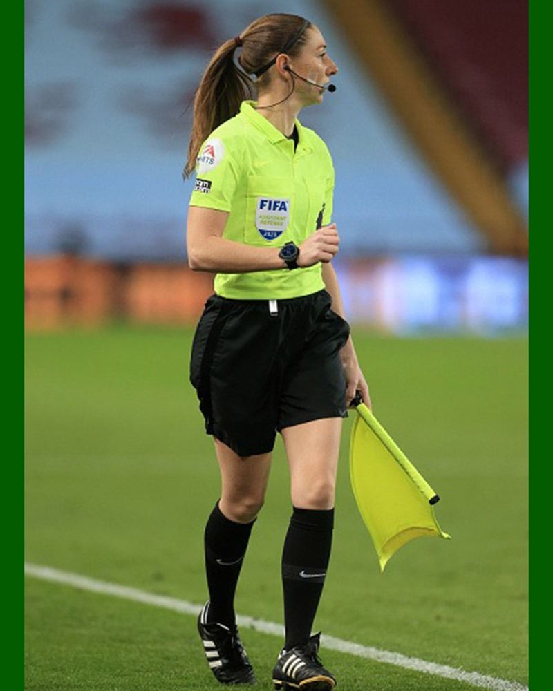 Hot , sexy and stunning 6 female football referee, see viral picture spb
