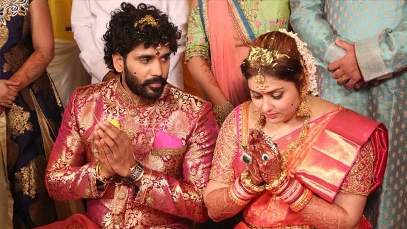 లావెక్కడంతో అవకాశాలు తగ్గాయి. దీంతో 2017లో వీరేంద్ర చౌదరి అనే వ్యక్తిని పెళ్లి చేసుకుంది. మ్యారేజ్ తర్వాత కూడా హీరోయిన్గా కెరీర్ కంటిన్యూ చేస్తోంది నమిత.
