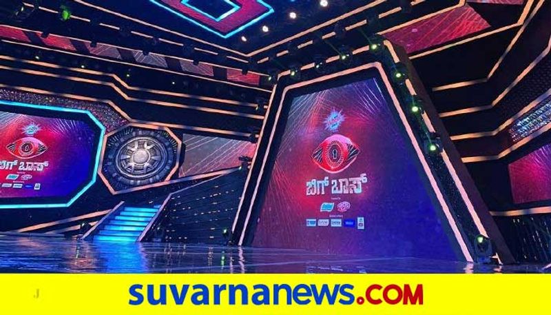 ಈಗಾಗಲೇ 12 ಮಂದಿ ಸ್ಪರ್ಧಿಗಳು ಹೋಟೆಲ್ನಲ್ಲಿ ಕ್ವಾರಂಟೈನ್ ಆಗಿದ್ದು, ಮನೆ ಪ್ರವೇಶಿಸುವ ಘಳಿಗೆಯನ್ನು ಎದುರು ನೋಡುತ್ತಿದ್ದಾರೆ. 