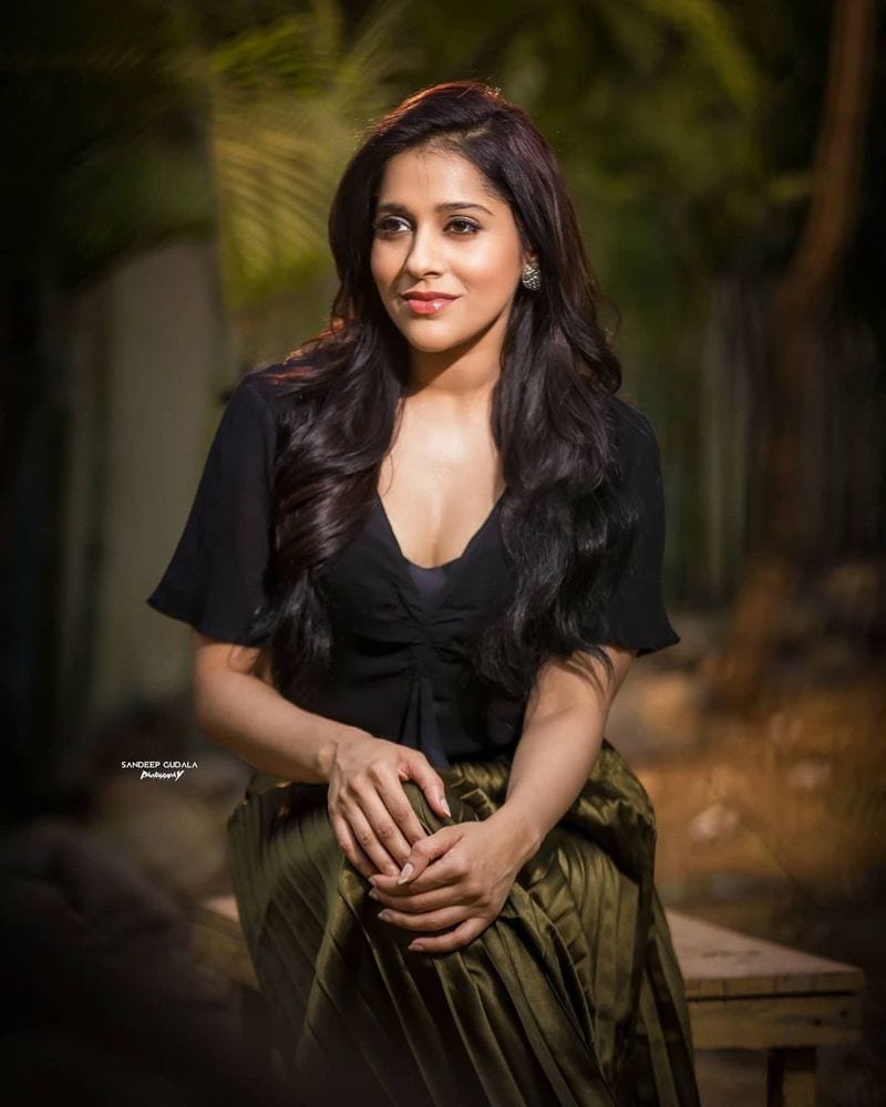 యాంకర్ రష్మీ లేటెస్ట్ ఇన్స్టాగ్రామ్ ఫోటోలు.