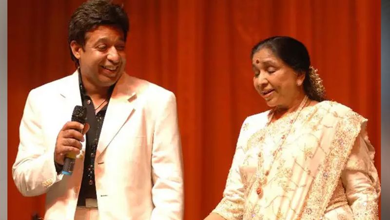 मयूर फिल्मों में अपना काम बहुत ही गंभीरता से करते थे। और यहीं वजह थी कि लोगों में काफी फेमस हुए। उन्होंने सात साल बाद, लावारिस, ये रास्ते हैं प्यार के, लव इ गोवा, सौगंध, राजू चाचा, दुल्हन हम ले जाएंगे, एक रिश्ता, अंश, कुछ खट्टी कुठ मीठी, ऊंची उड़ान जैसी फिल्मों में काम किया।