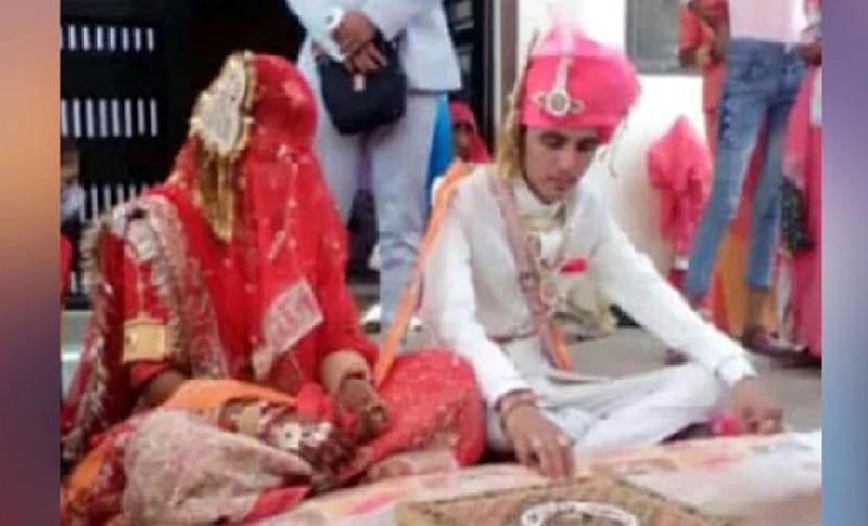 दूल्हा शैतान सिंह की जब जांच कराई तो वह कोरोना पॉजिटिव निकला। दूल्हे की तबीयत बिगड़ी तो जालोर अस्पताल से सिरोही और फिर पालनपुर अस्पताल में भर्ती किया गया। लेकिन यहां भी हालत में सुधार नहीं हुआ। शुगर लेवल 600 के करीब पहुंच गया और ऑक्सीजन लेवल भी कम होता गया।
