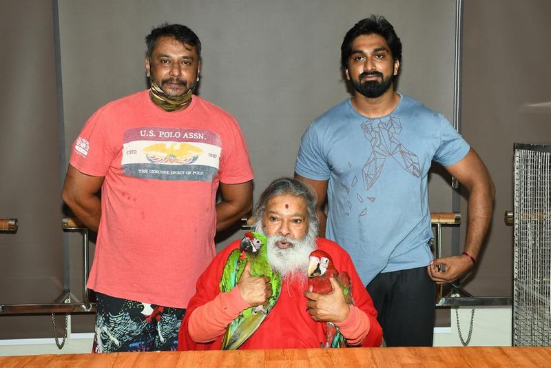 ಮೈಸೂರಿನ ತೋಟದ ಮನೆಯಲ್ಲಿ ಸಮಯ ಕಳೆಯುತ್ತಿರುವ ನಟ ದರ್ಶನ್.